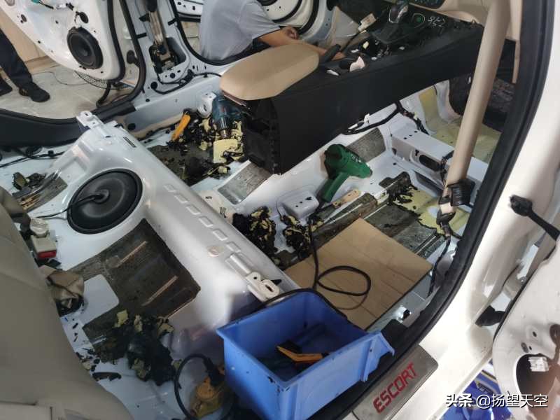 福睿斯内饰异味怎么处理,福睿斯冬季冷车时暖风异味