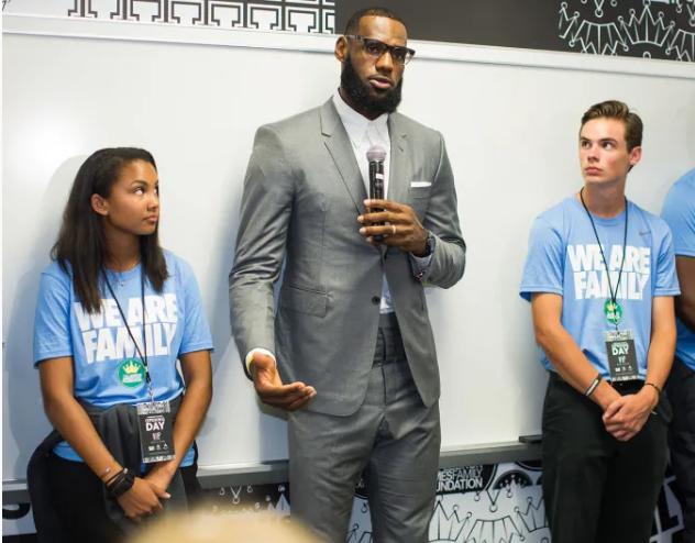 詹姆斯回应被嘲讽众球星,詹姆斯回应黑粉的嘲讽