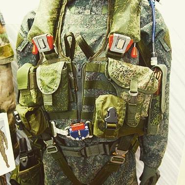 俄罗斯新式飞行员防护装具,俄罗斯新式迷彩飞行服