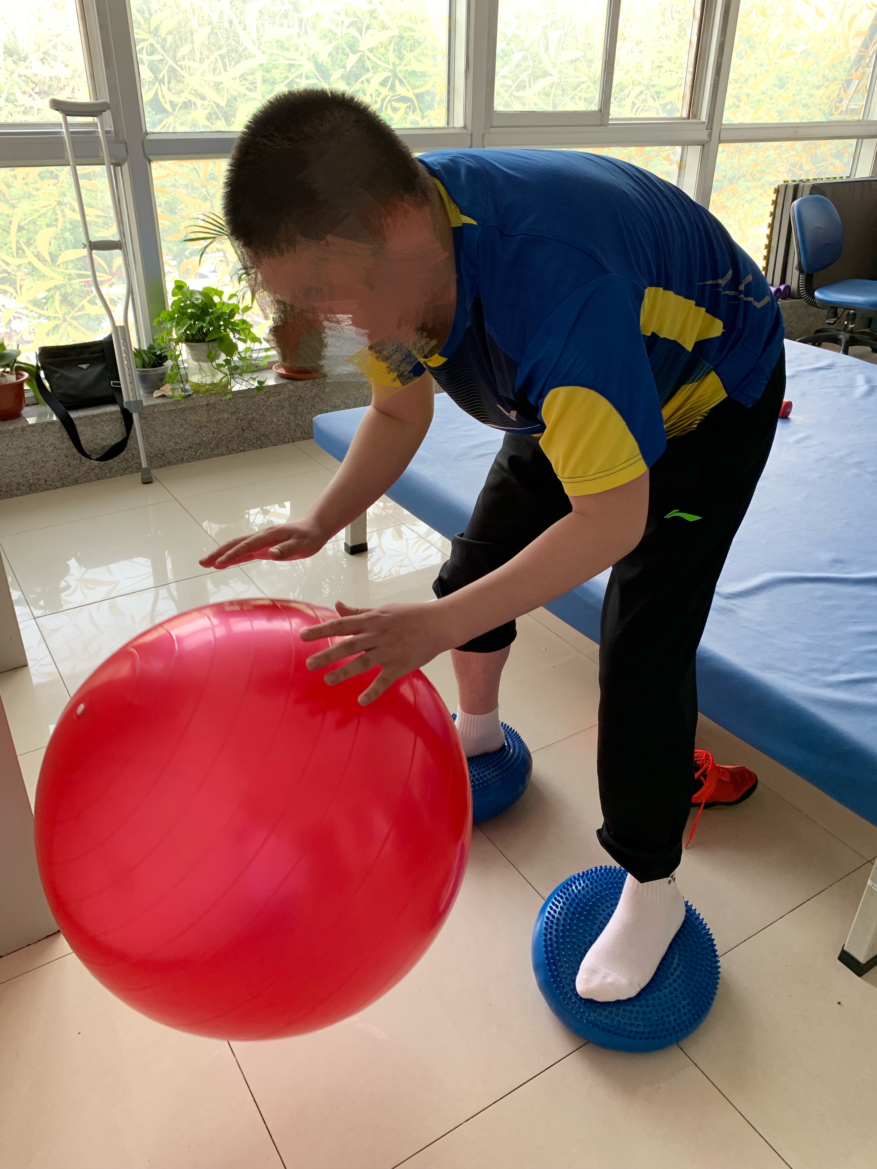 脚扭伤了做理疗有效吗,脚扭伤有后遗症吗