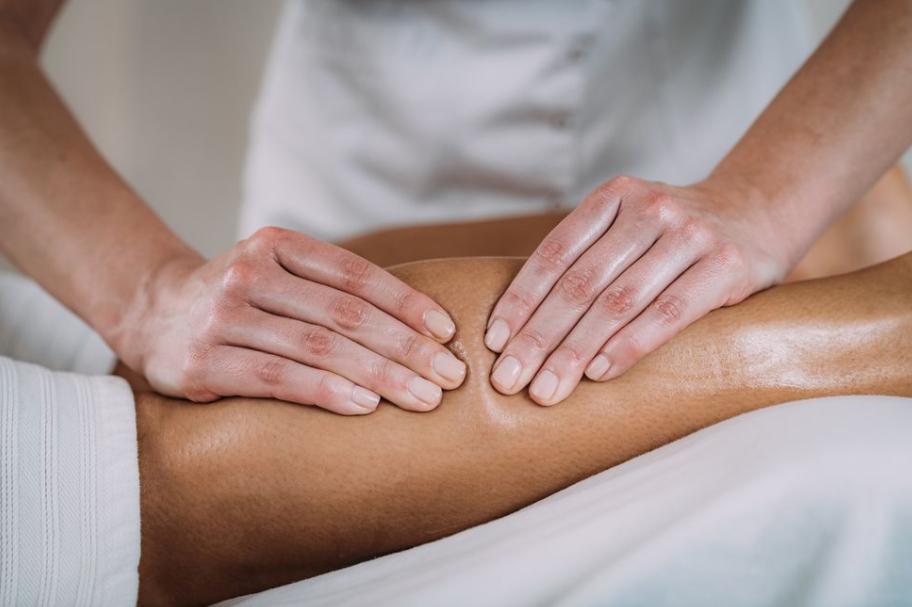 一周快速瘦小腿做法,一招按摩瘦小腿