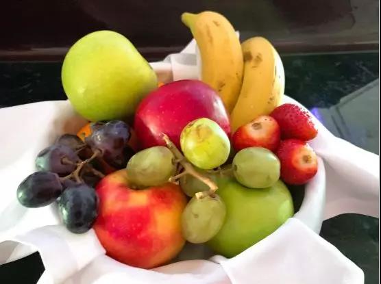 卡塔尔航空777经济舱体验,卡塔尔航空qsuite商务舱是哪个飞机