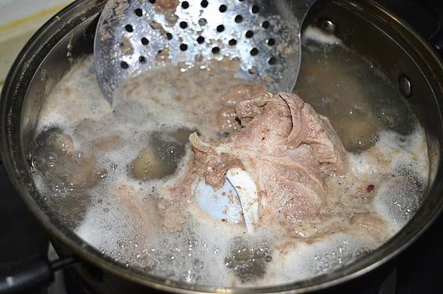 泡肉血水少说明什么,生肉去血水最佳处理方法