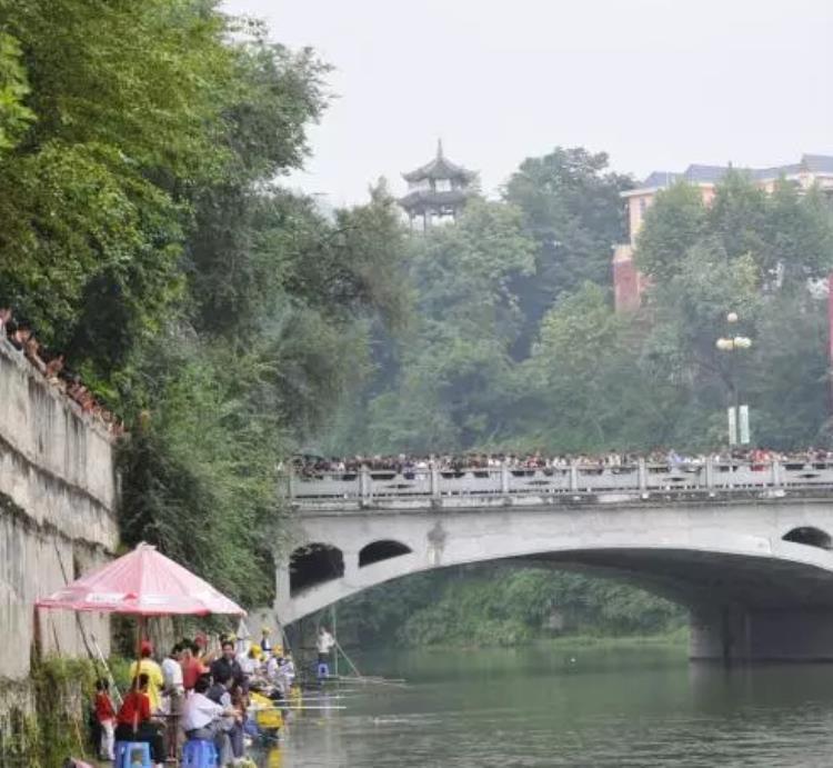 野外钓鱼怎样快速找到鱼窝鱼道,野外钓鱼如何选择窝料