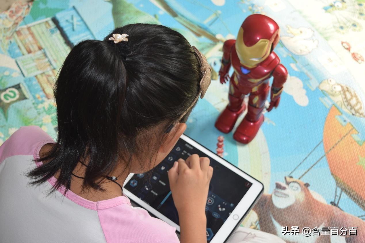 钢铁侠可变形手办,钢铁侠mark50手办