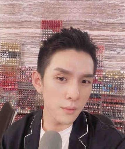 带货一哥李佳琦个人资料,带货一哥李佳琦简介