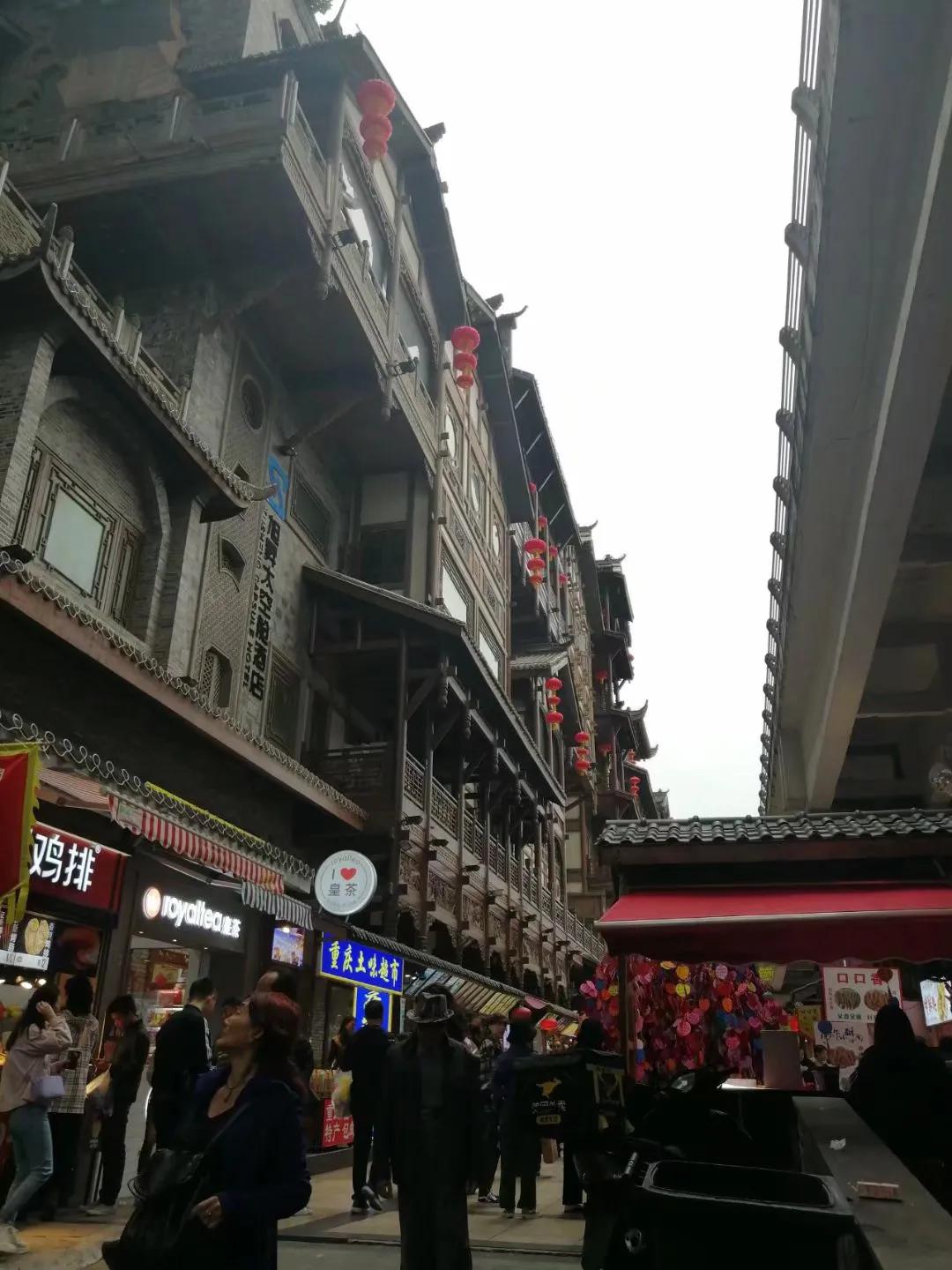 重庆西站到洪崖洞轻轨怎么坐,重庆西到洪崖洞坐地铁几号线