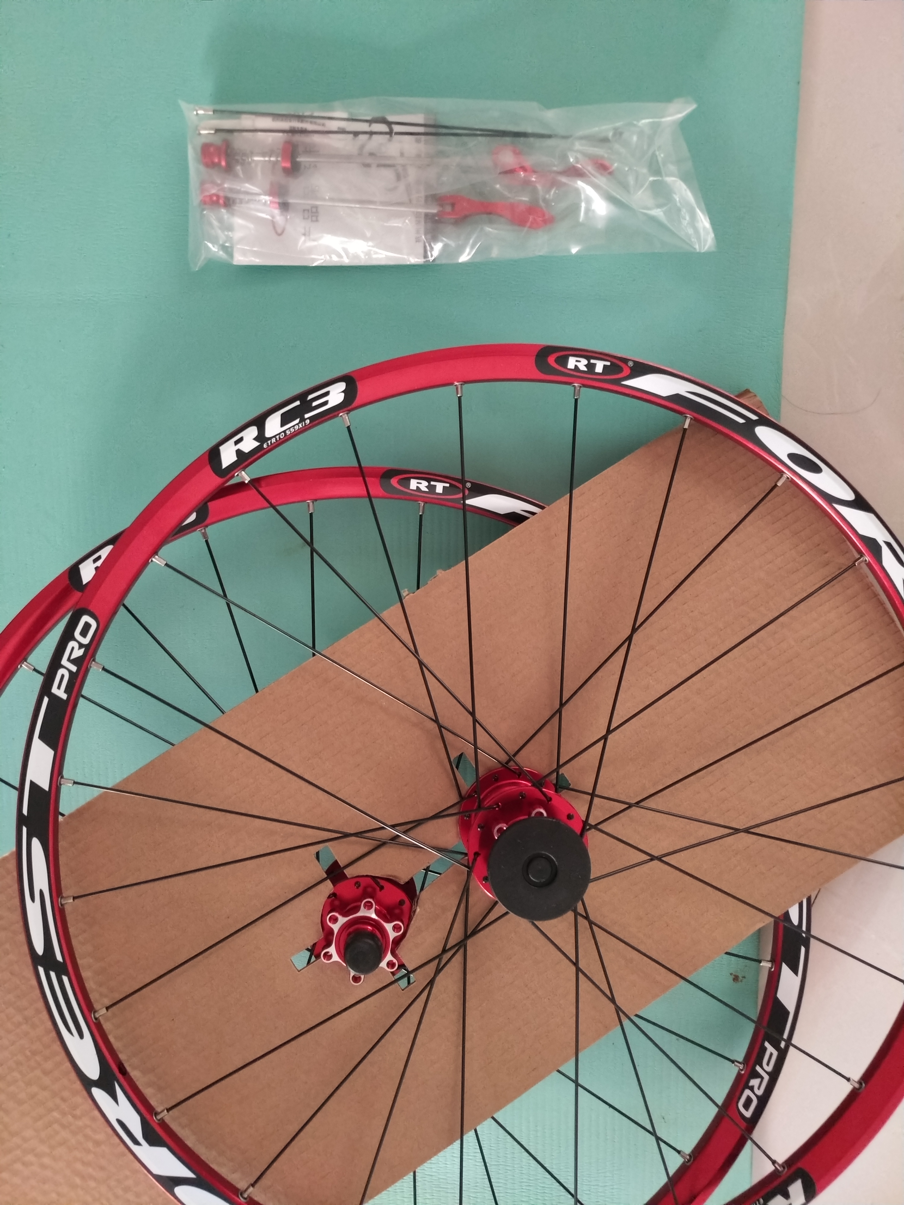 “草根单车”第一季（5）RTCR3轮组开箱以及轮组组装