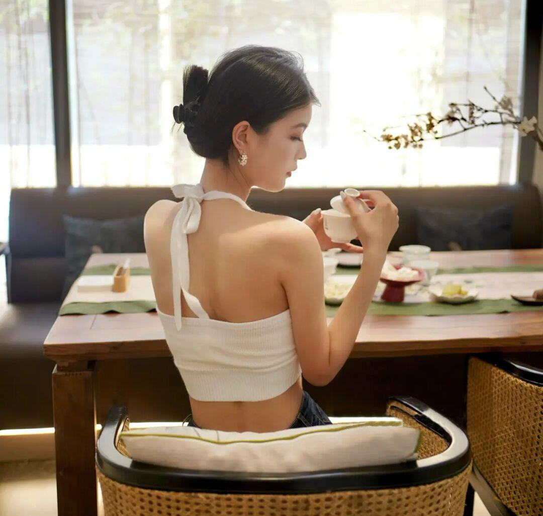 高小凤哪里吸引了高育良,高小凤多少岁遇见高育良