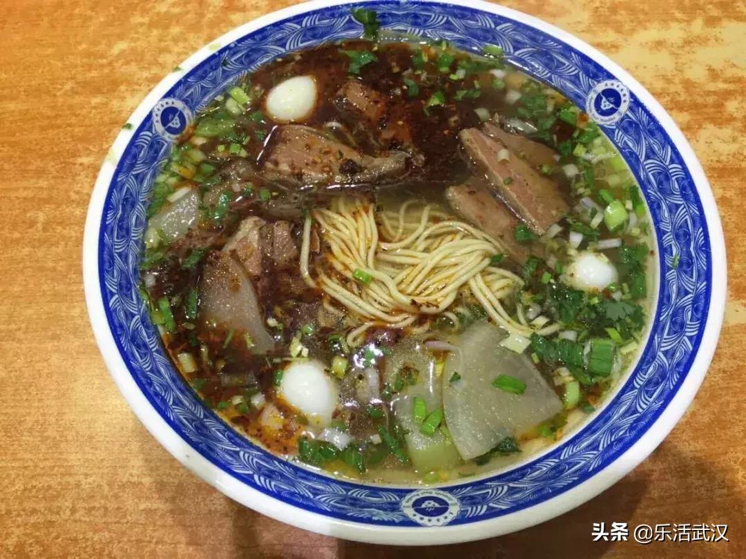 武汉美食牛肉面20块一碗,武汉好吃的老碗面