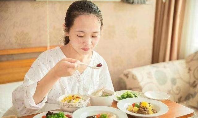 生孩子坐月子真的特别难熬,7月份坐月子的感受