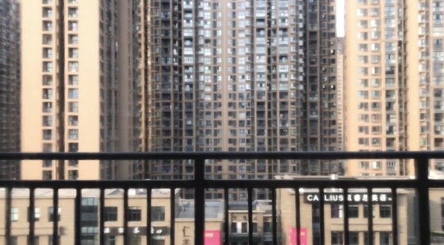 家政清洁常用玻璃清洁剂,家政公司用什么清洁剂洗玻璃