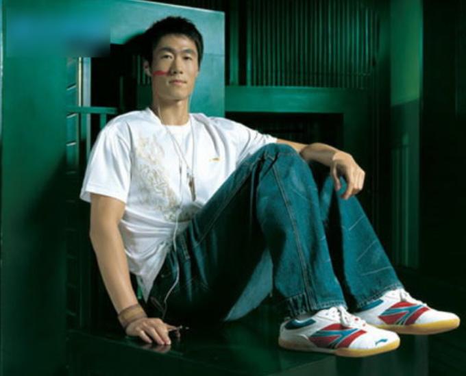 40岁王励勤近照,赵薇王励勤现在私下还有联系吗