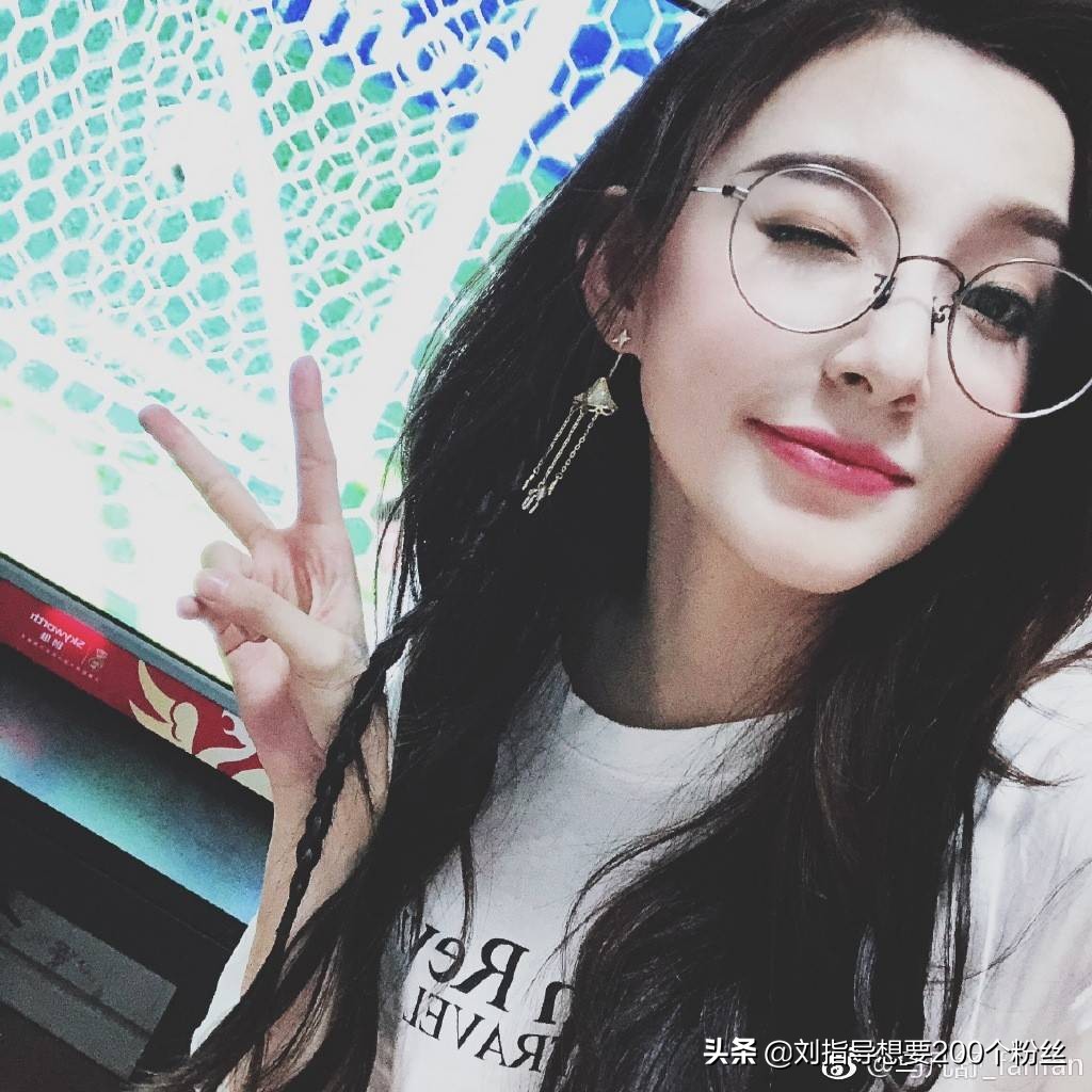 天下足球女主持人马舒凡,天下足球女主持人马凡舒漂亮