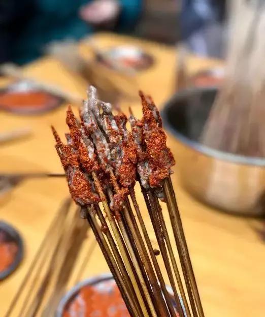 我在2018年的网红美食堆里，精挑出了这23家火爆的店给你！