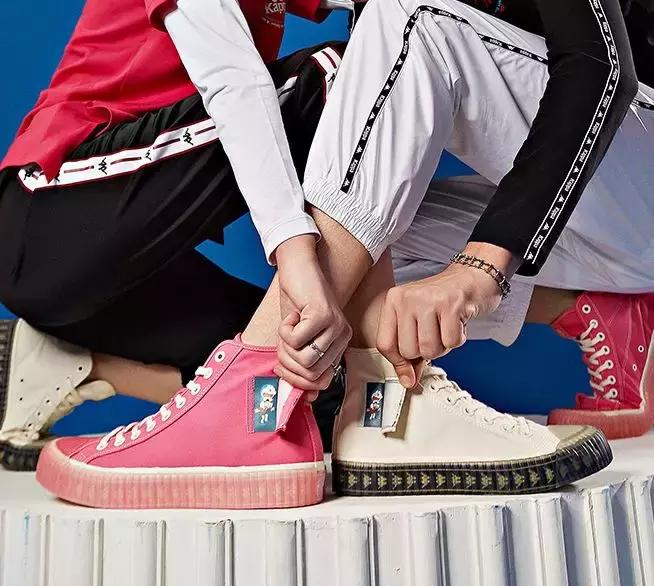 匡威白色彩虹高帮帆布鞋,匡威彩虹鞋高帮