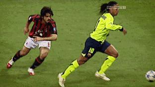 足球技巧踩单车,足球超燃踩单车过人