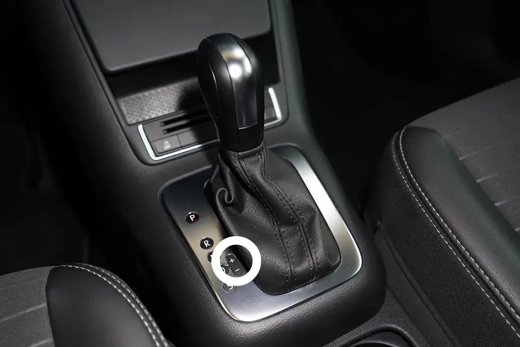 开自动挡下陡坡的正确方法,开自动挡车下坡路的正确方法