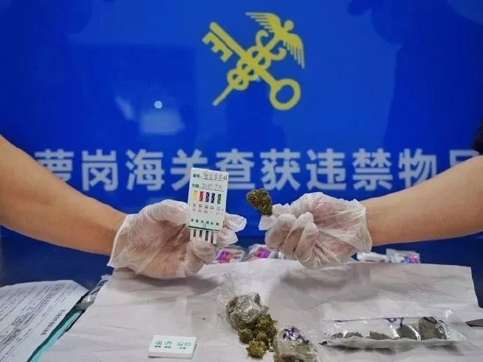 国内快递被海关拦截,国外寄快递被拦截