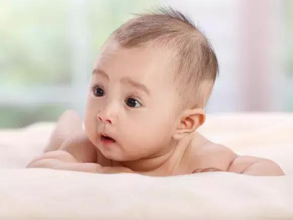 婴儿的头发为什么会一片密一片稀,小孩子头发稀是缺什么
