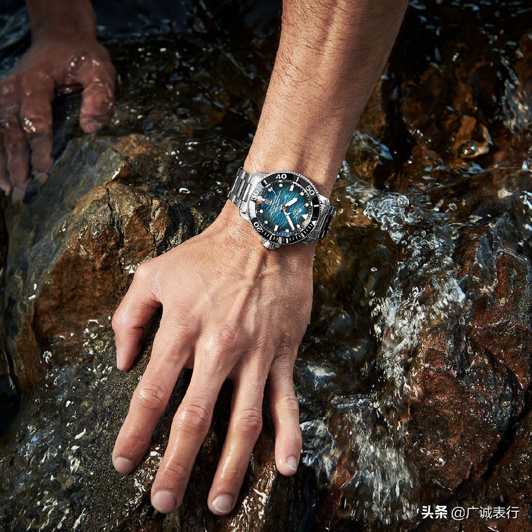 手表钢带怎么越来越大,手表防黑常识