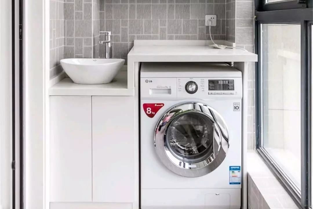 洗衣机位置留反了怎么解决,阳台洗衣机位置放错了