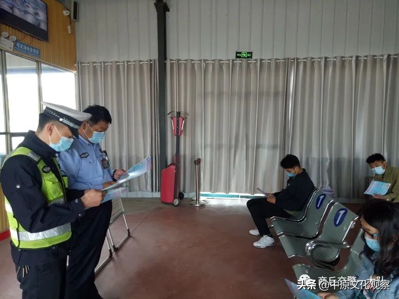 商丘交警开展“一盔一带”进驾校活动