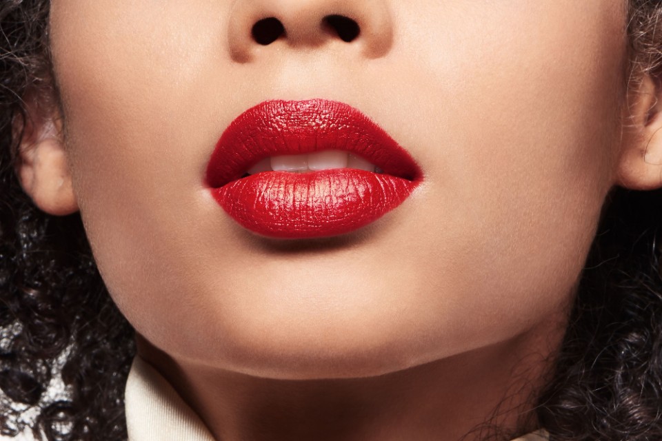 迪奥丝绒999建议买吗,淘宝上买迪奥999靠谱吗