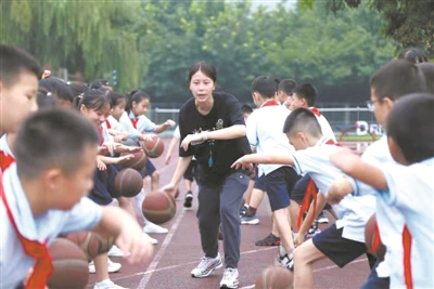四川天府新区建立共享机制广纳优秀体育人才——“我的体育老师是世界冠军”