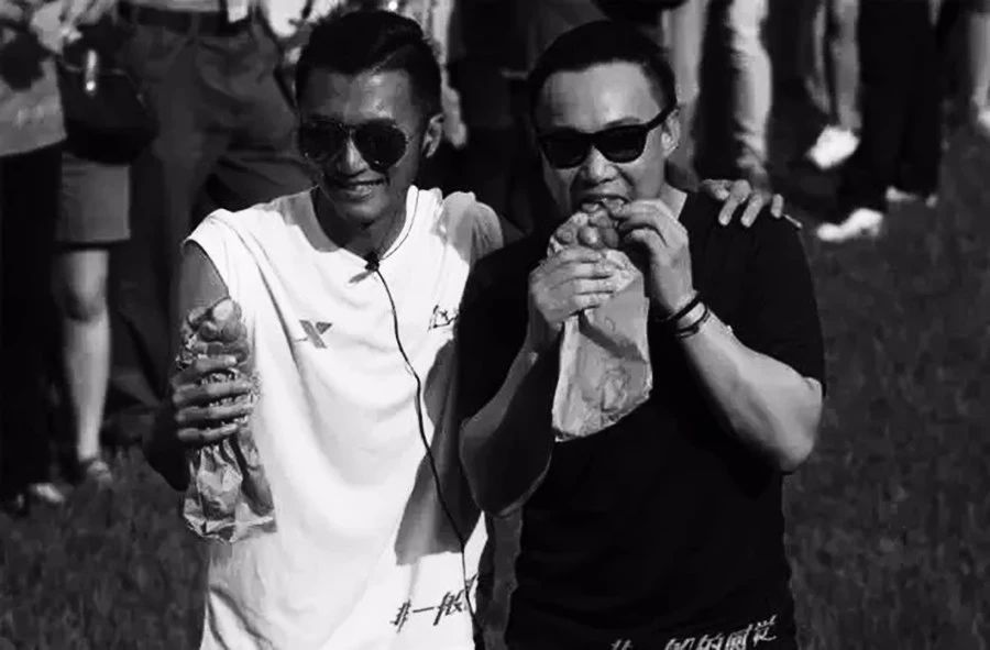 陈奕迅和谢霆锋的歌,陈奕迅比谢霆锋差几岁