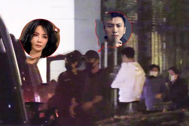 王菲谢霆锋22年前牵手照,王菲谢霆锋时隔23年牵手现身机场