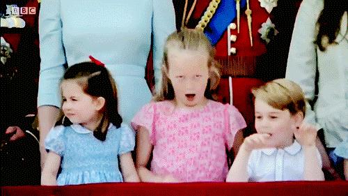 英国乔治小王子6岁了！作为王室继承人也逃不过“鸡血妈妈”