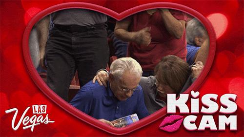 用kisscam抓小三，是美国夫妻的棱镜计划