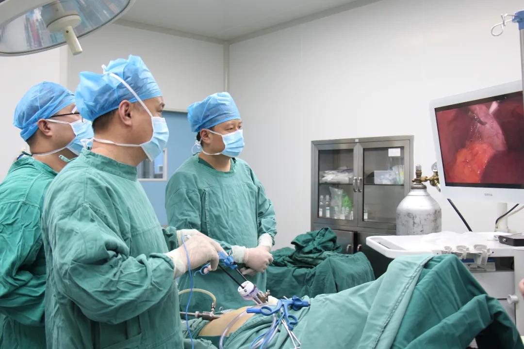 被结石折磨得体无完肤,双镜联合下胆囊切开取石术费用