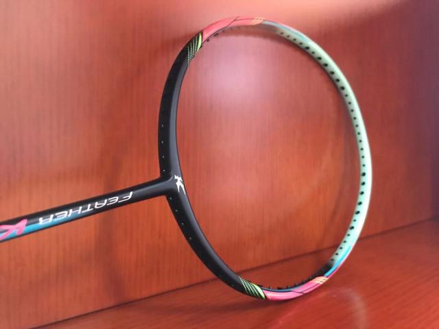 介绍李宁羽毛球拍的视频,李宁中端羽毛球拍合集