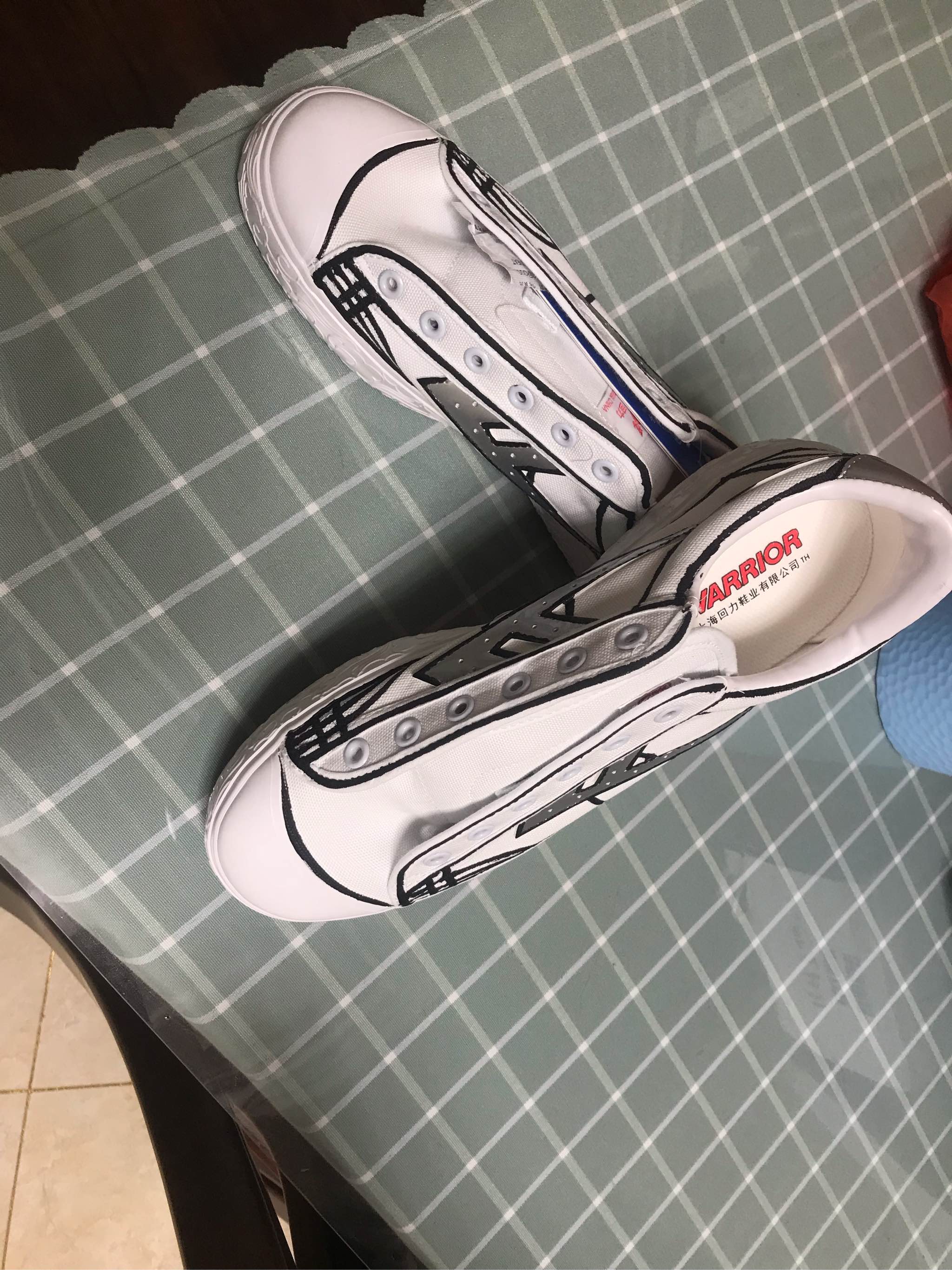 回力鞋手绘方法,回力的鞋子都是注塑的吗