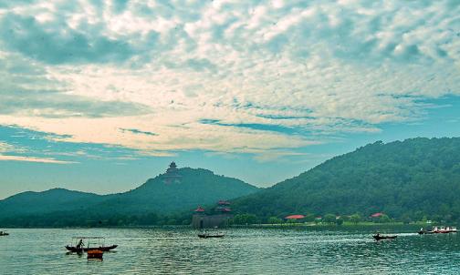 武汉东湖的前世今生，传奇背后藏着一位大佬