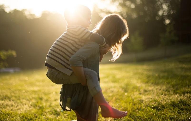 孩子为什么跟爸爸亲不跟妈妈亲,孩子跟爸爸不亲怎么教育