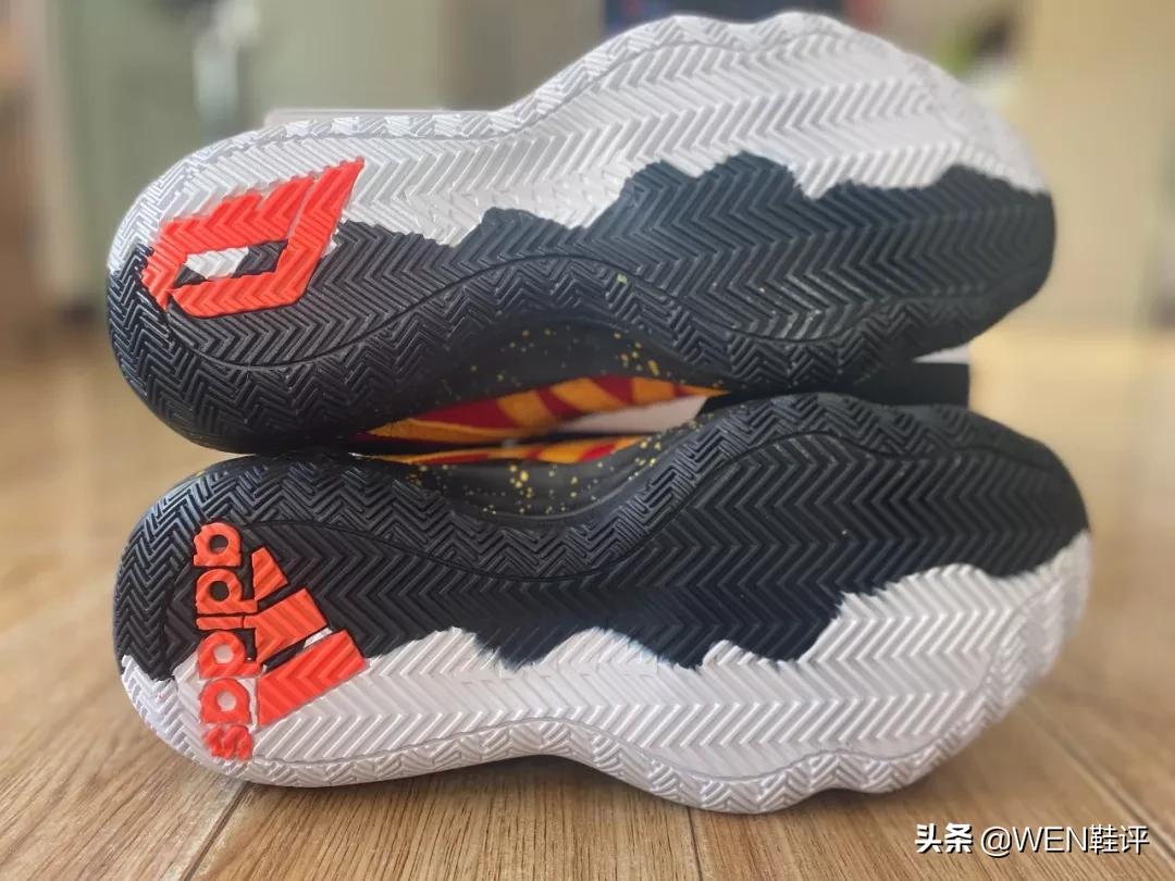 灵感来自《火影忍者》的球星签名鞋?500元体验阿迪最强科技