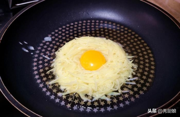 不用水不用油的鸡蛋饼做法,不加白糖做鸡蛋饼