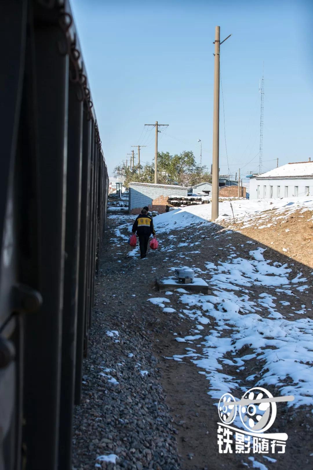 铁影｜穿越沙漠的“混编列车”——吉兰泰铁路运转记
