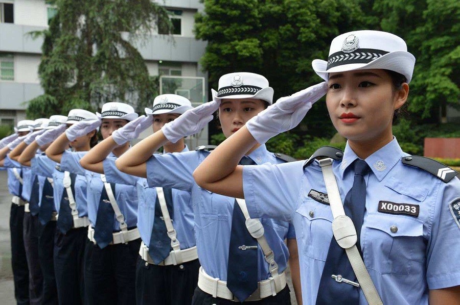 遇到碰瓷*党**讹钱怎么办？这位老司机的做法就真的很有效