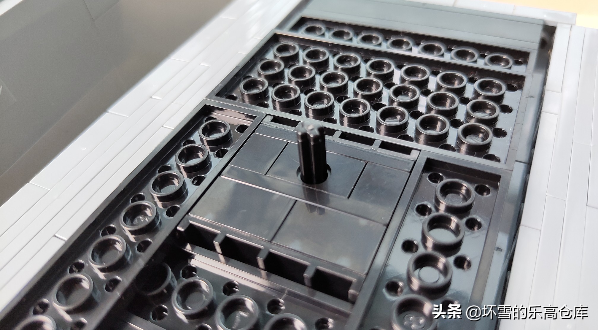 大型99a主战坦克简单乐高积木教程 (怎么用乐高积木拼中国96b主战坦克)