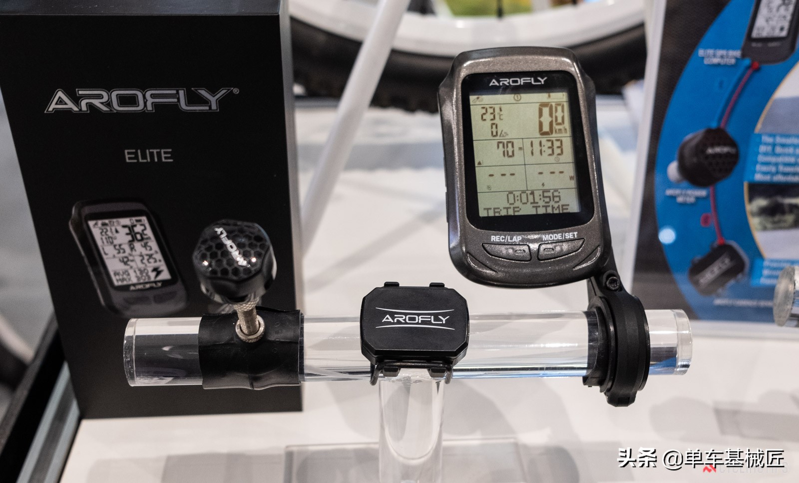 这是飞机，这是鸟……不，这是一个无压迫感的自行车车座