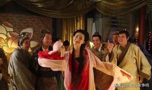 *楼青**女子年轻时万人追捧，年老色衰的时候她们怎么办，结局有四种