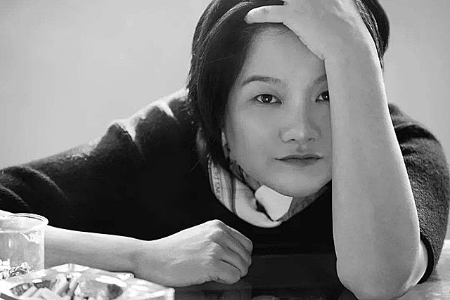 记者：作为名门闺秀，想过活成母亲那样吗？洪晃：这称呼是骂我吧