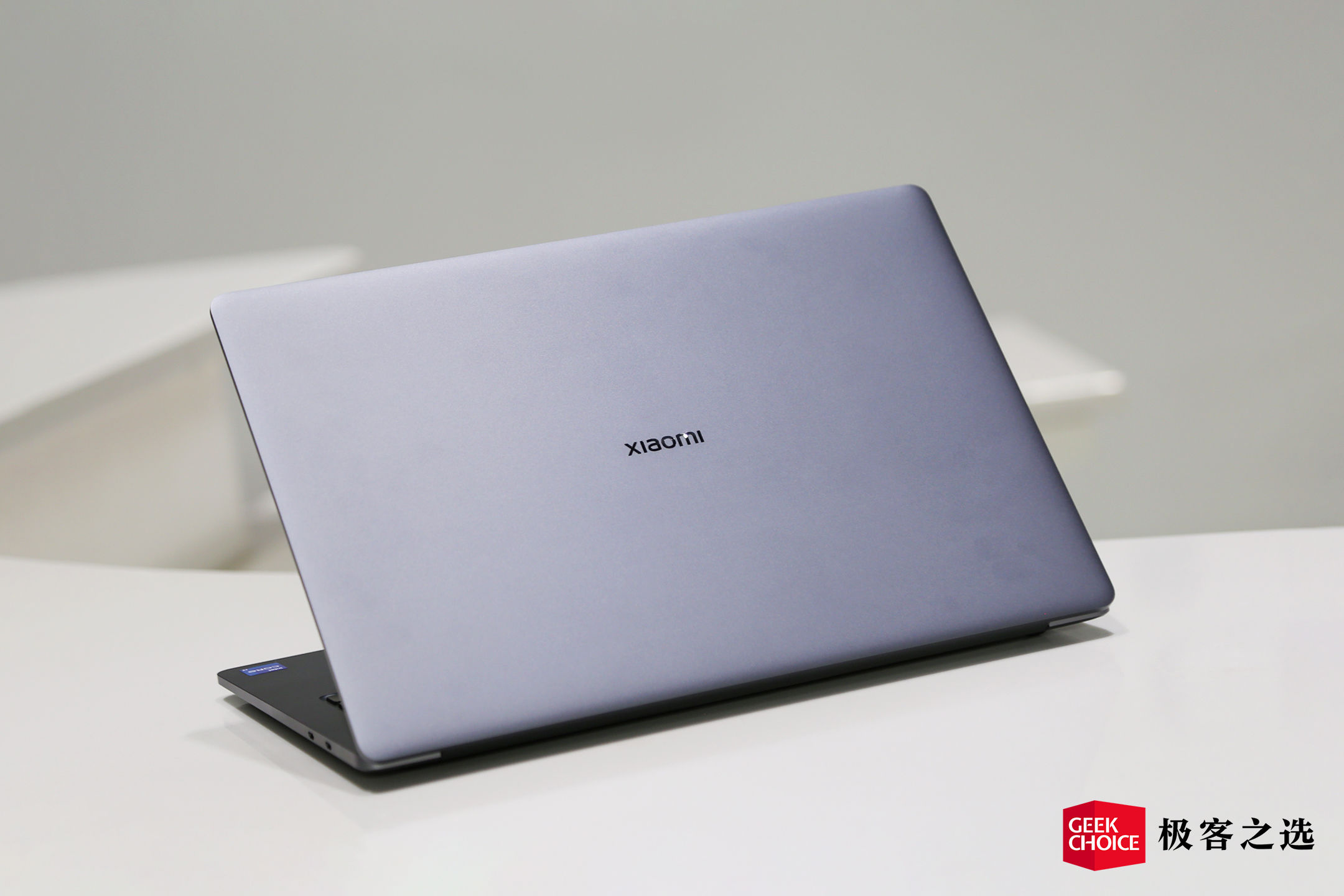 小米笔记本Pro评测：6499元的OLED笔记本，你想过吗？