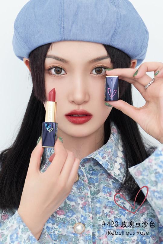 雅诗兰黛333和420对比哪个适合黑皮,雅诗兰黛口红402和333哪个更美