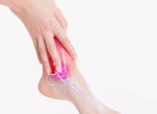 扭伤之后要冷敷吗,扭伤后该冰敷吗