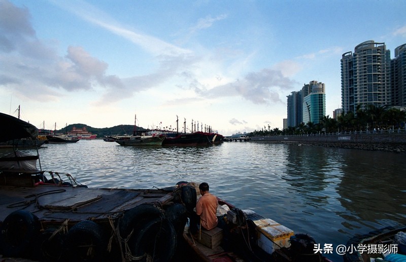 尼康18-35d广角镜头成像怎么样,尼康金广角目前二手价格